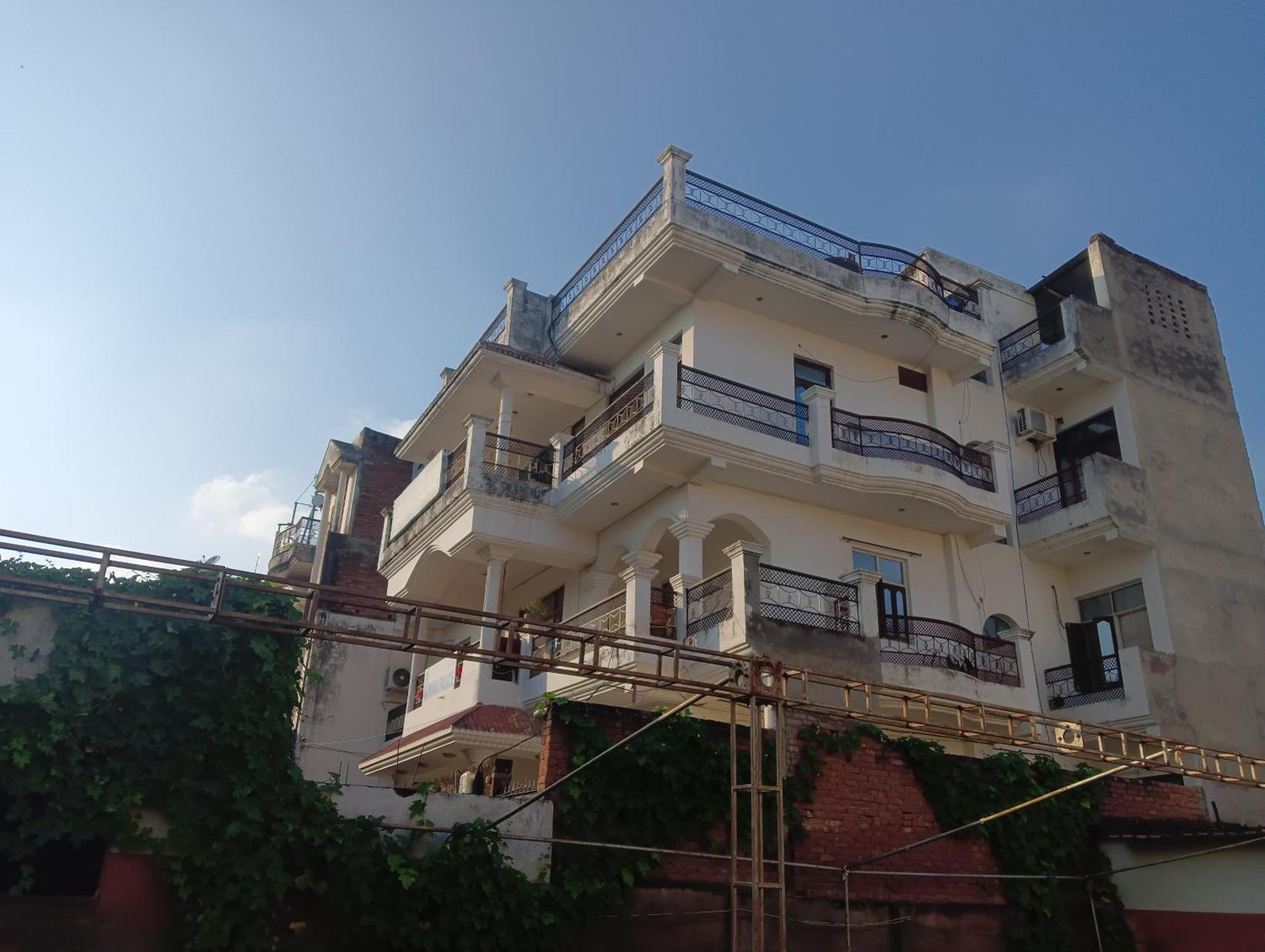 Varuna Palace Varanasi , Near Mandir & Ghat'S Bagian luar foto