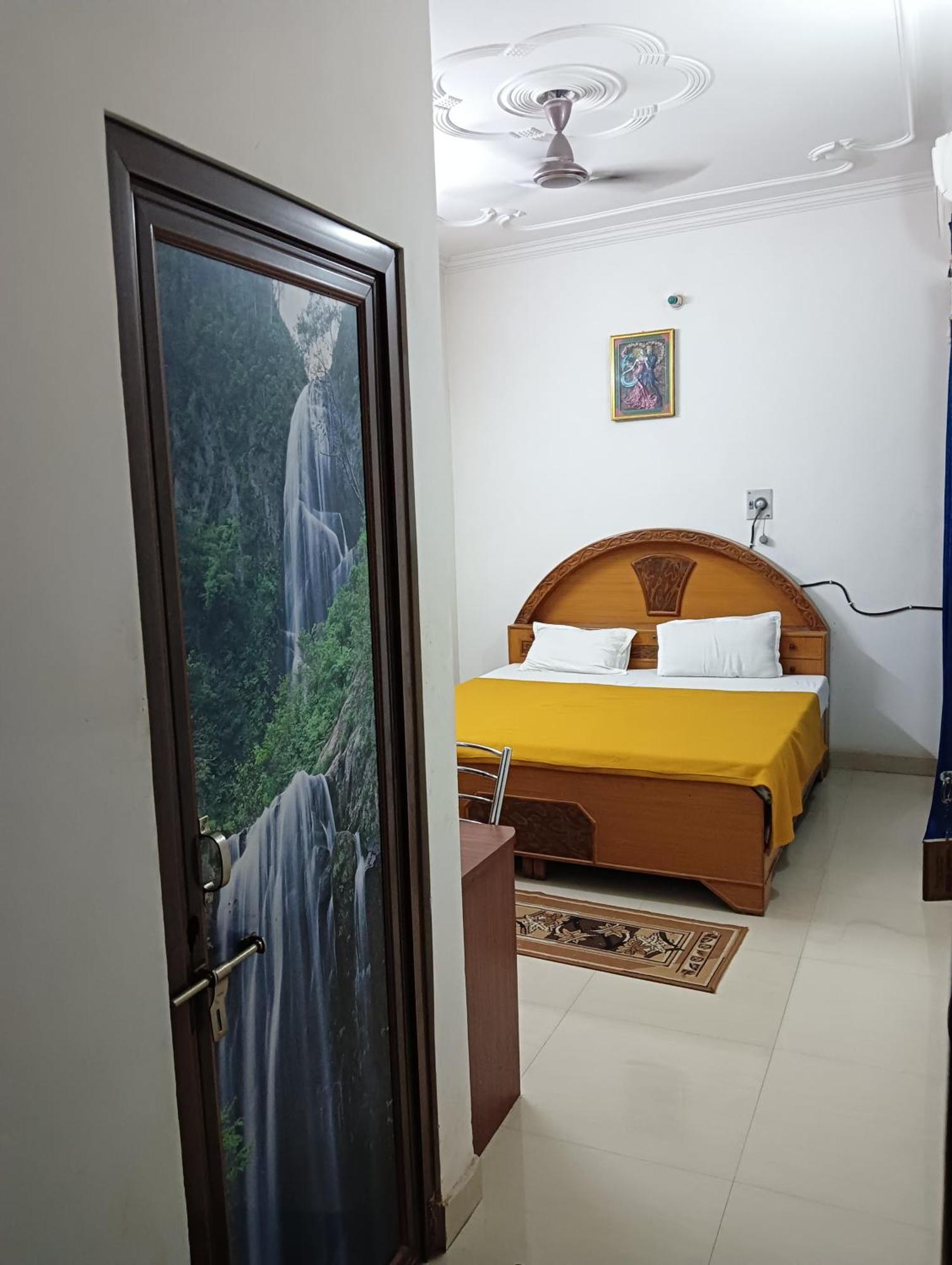 Varuna Palace Varanasi , Near Mandir & Ghat'S Bagian luar foto