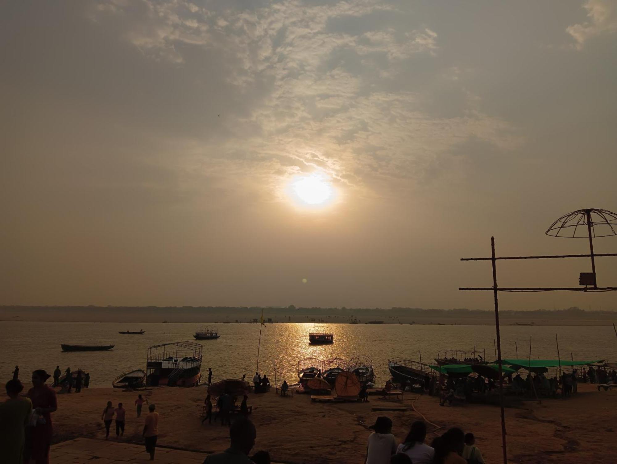 Varuna Palace Varanasi , Near Mandir & Ghat'S Bagian luar foto